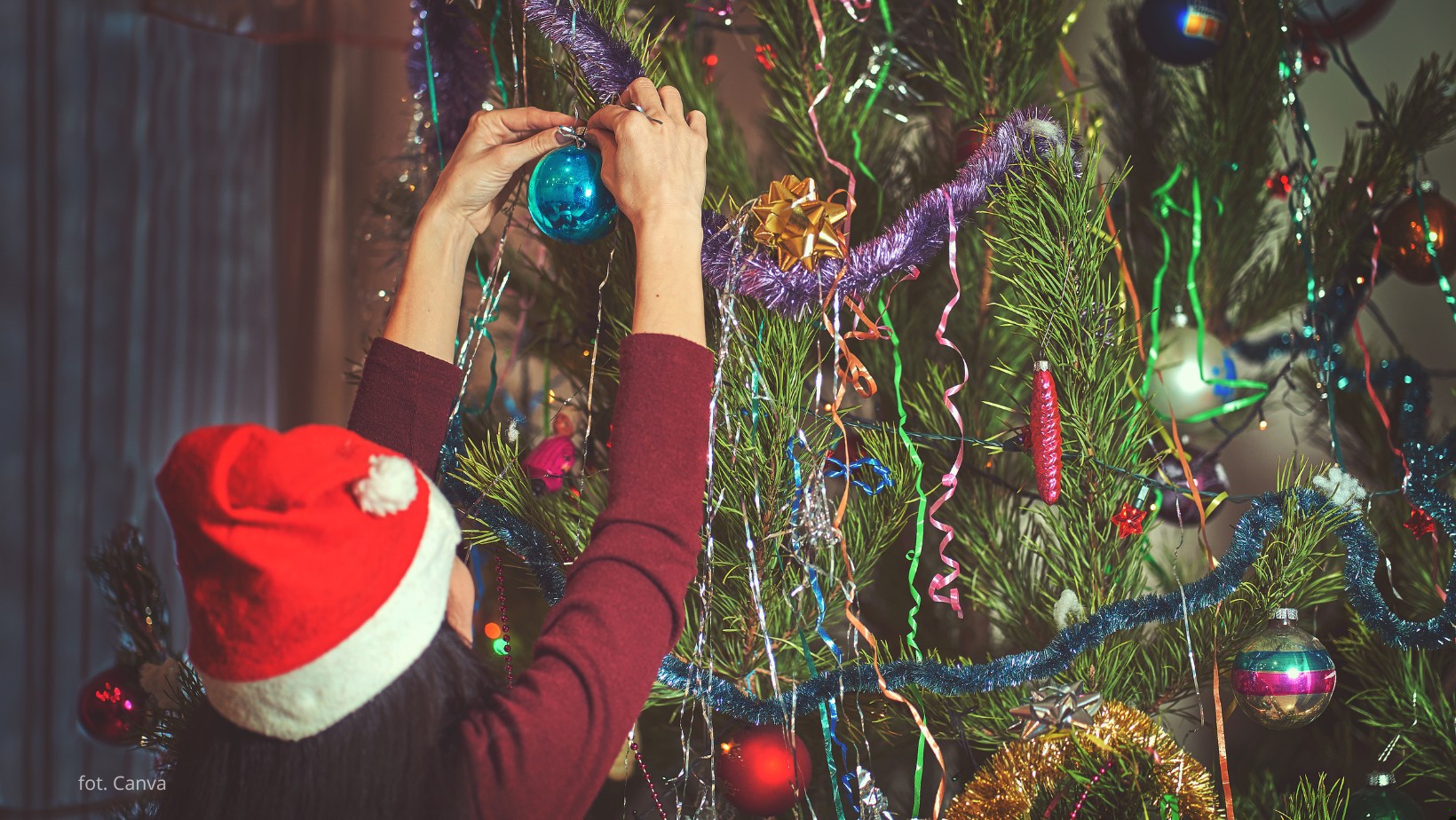 Kiedy nie powinno się ubierać choinki? Sprawdź, czego unikać!