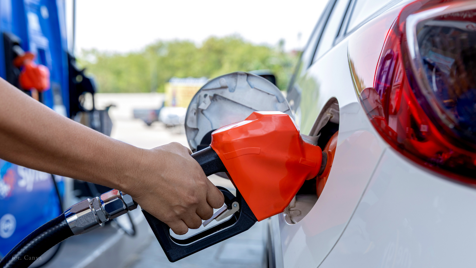 Ceny paliw wreszcie w dół? Prezydent podjął decyzję!