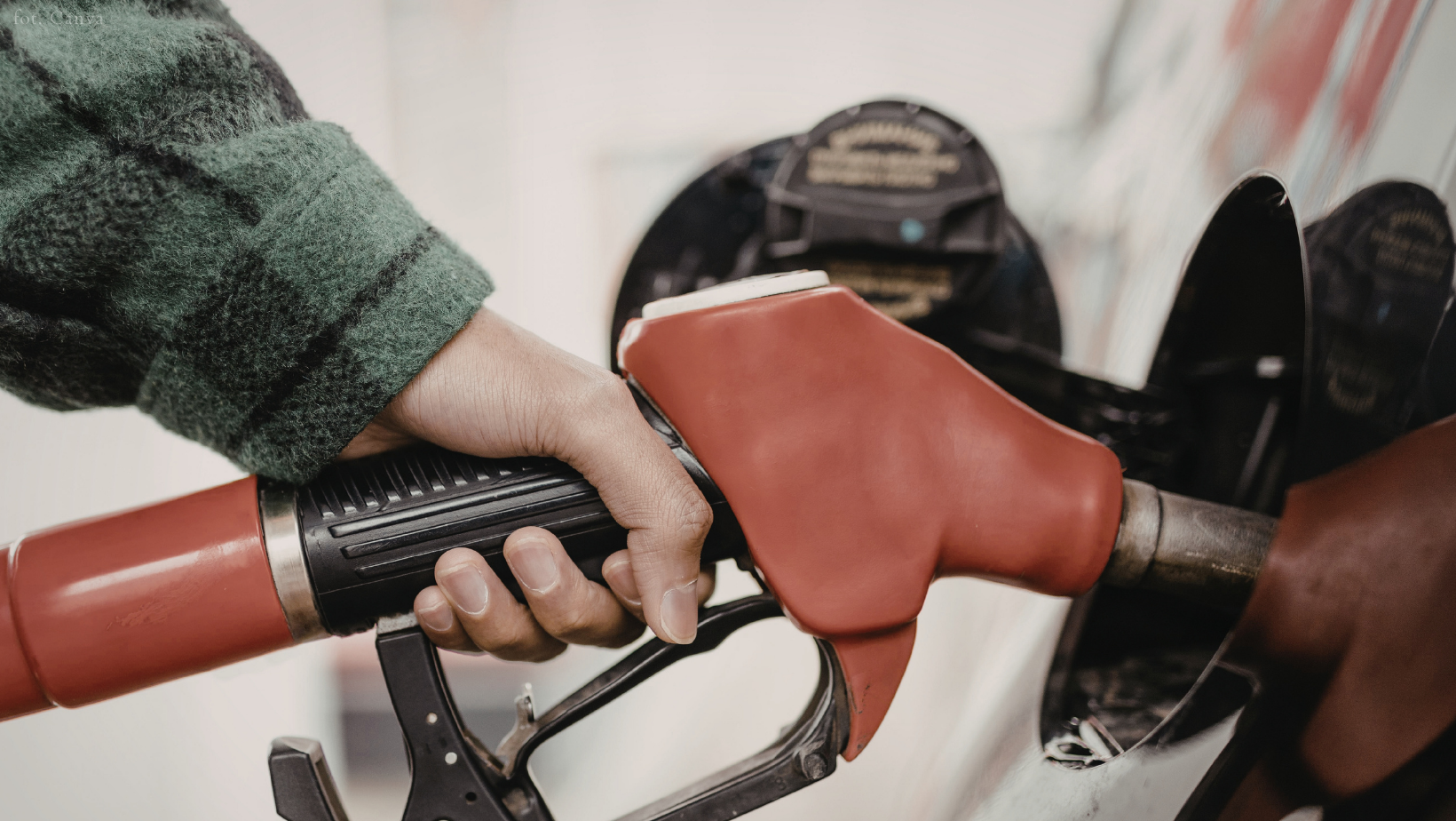 Nowe ceny paliw od 16 marca. Kierowców czekają kolejne podwyżki