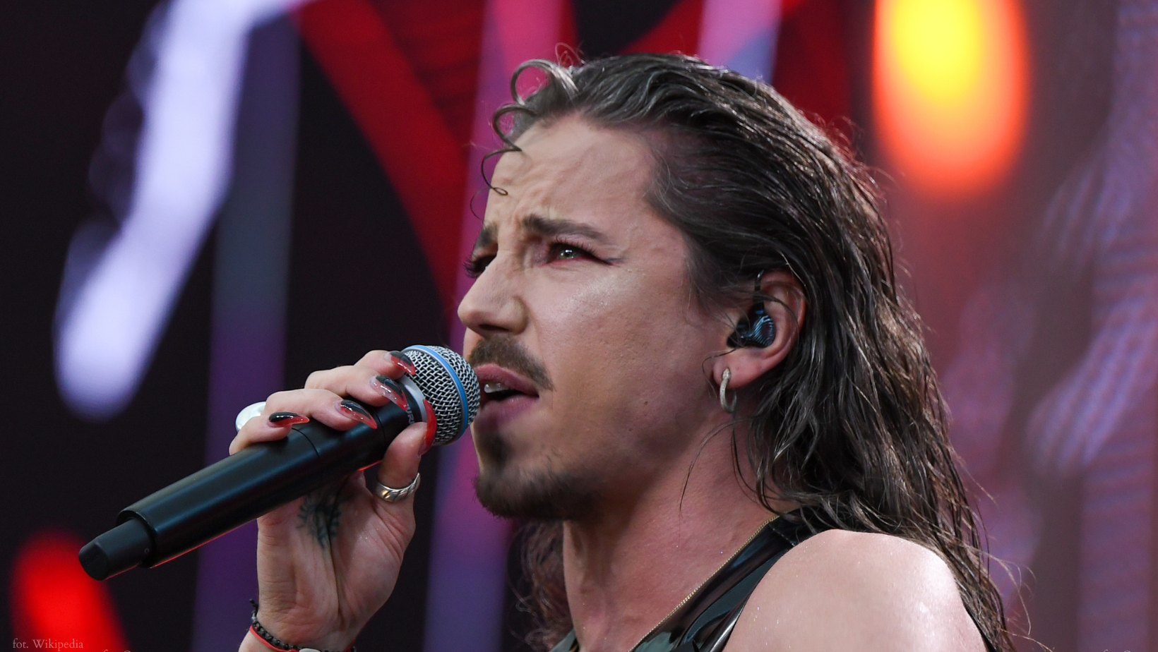 Michał Szpak pokazał tatę i starszego brata. Takie kadry to u niego rzadkość