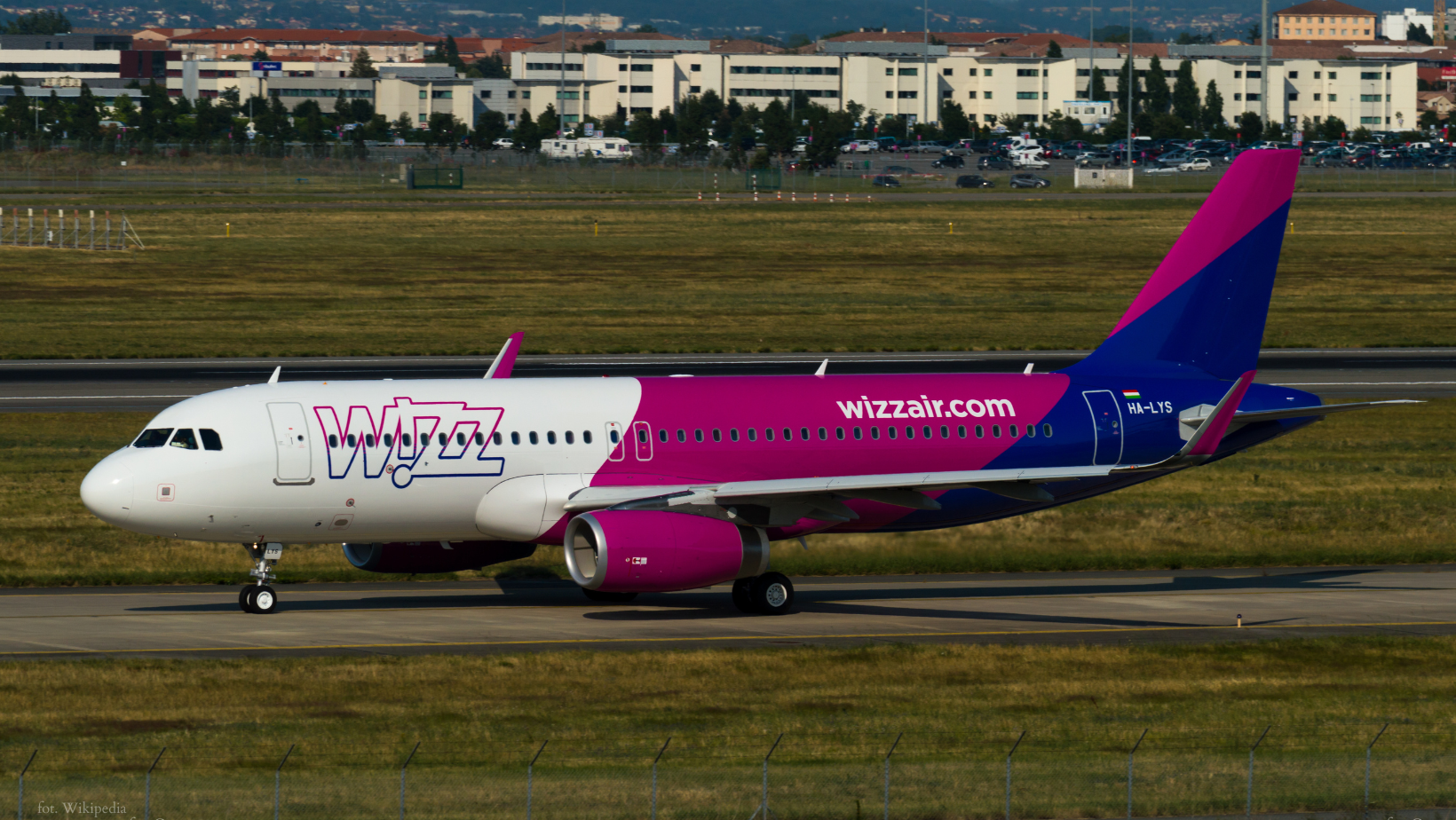 Wizz Air odwołuje loty z Polski. Znika popularna trasa!